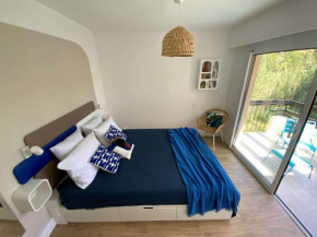 Appartement 2 pièces climatisé avec accès direct plage, parking et terrasse - Le Lavandou - FR-1-308-175